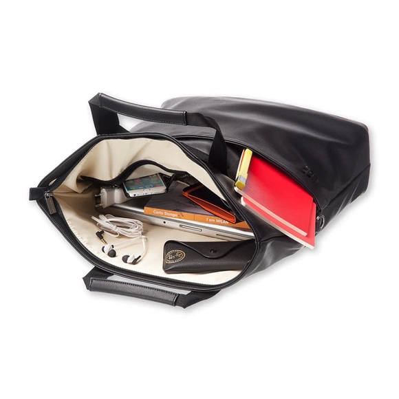 Moleskine Black Vertical Weekender NWT - Picture 3 of 7